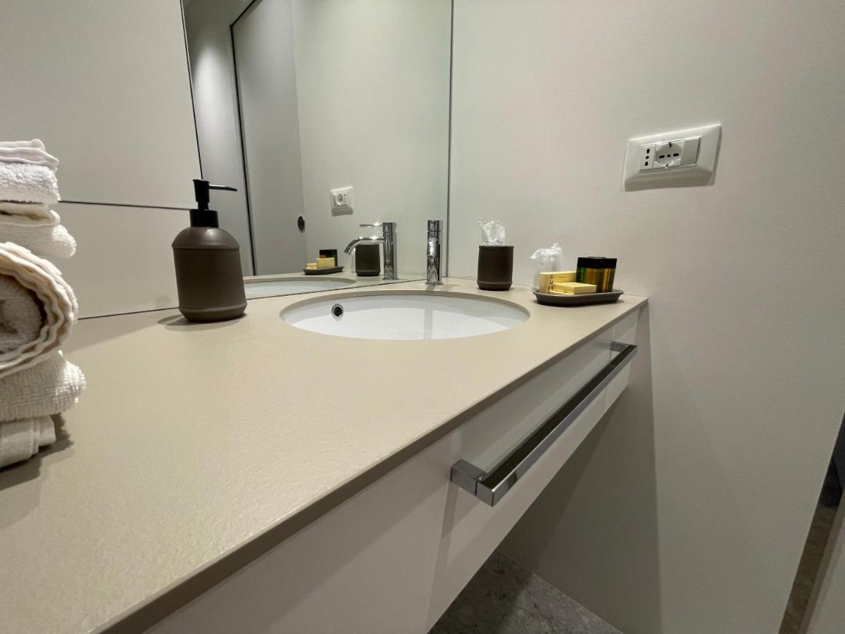 Torino48 Guesthouse Милано Екстериор снимка