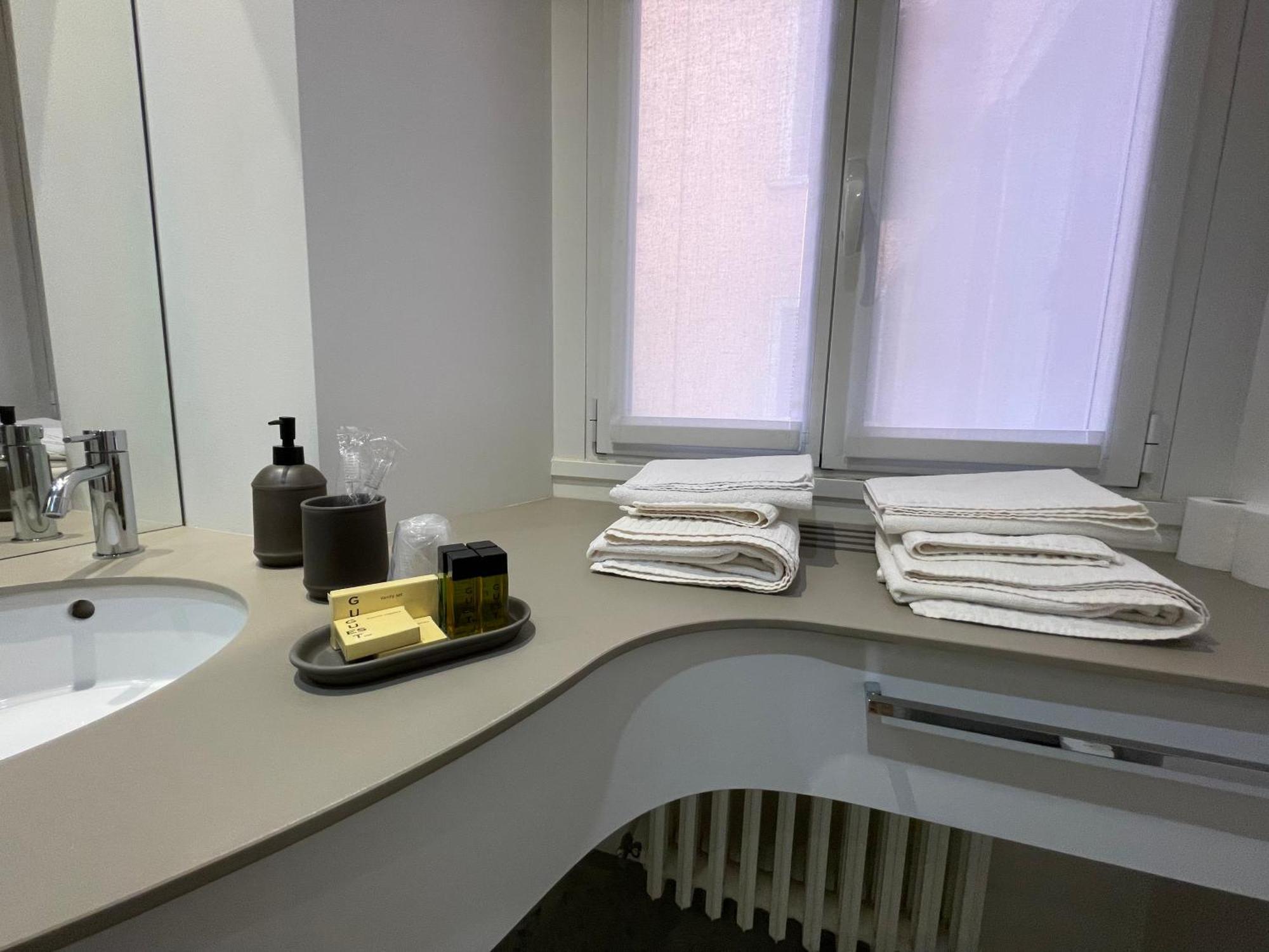 Torino48 Guesthouse Милано Екстериор снимка
